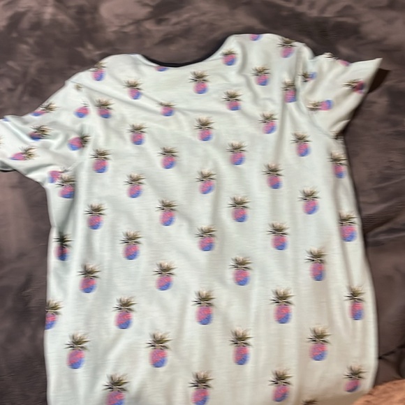 Free Planet Pinapple T-shirt - Picture 3 of 4